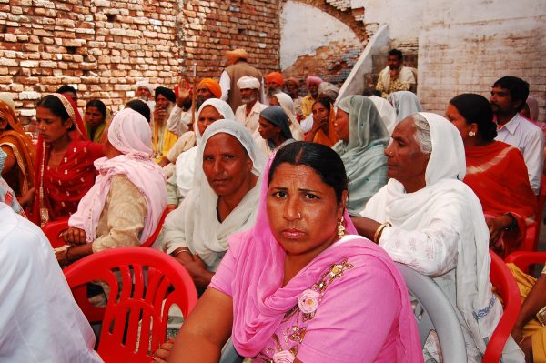 Dorfversammlung im Rahmen des Dalit-Empowerment-Programms der Diözese Amritsar, Kirche von Nordindien